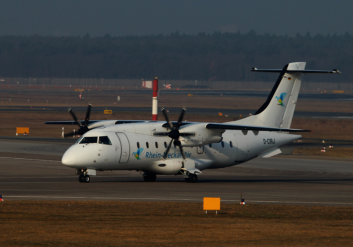 Rhein-Neckar-Air Do-328-110 D-CIRJ bei der Ankunft in Berlin-Tegel am 10.03.2015