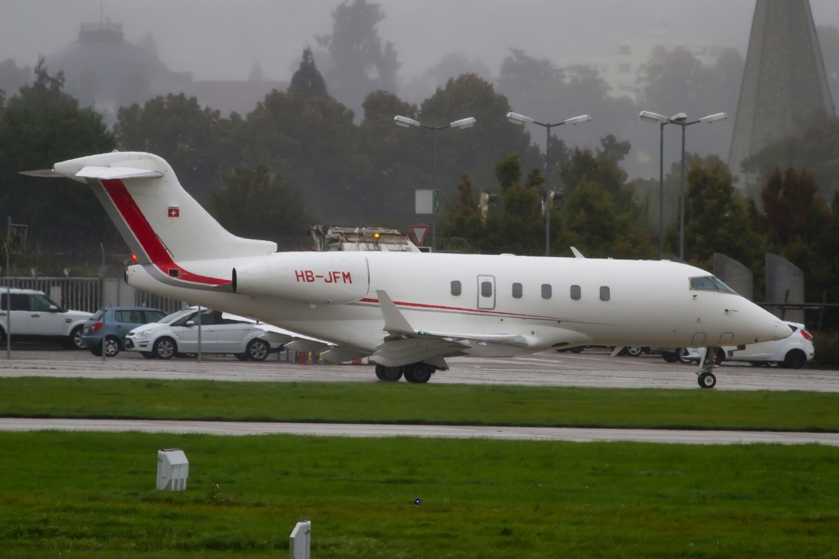 Robert Bosch KG, HB-JFM, Bombardier, BD-100-1 A-10 Challenger 300, 12.09.2014, STR-EDDS, Stuttgart, Germany