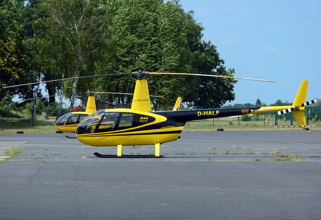 Robinson R-44 Raven der Fa. Air Lloyd, D-HALF und D-HALB in EDKB - 11.06.2015