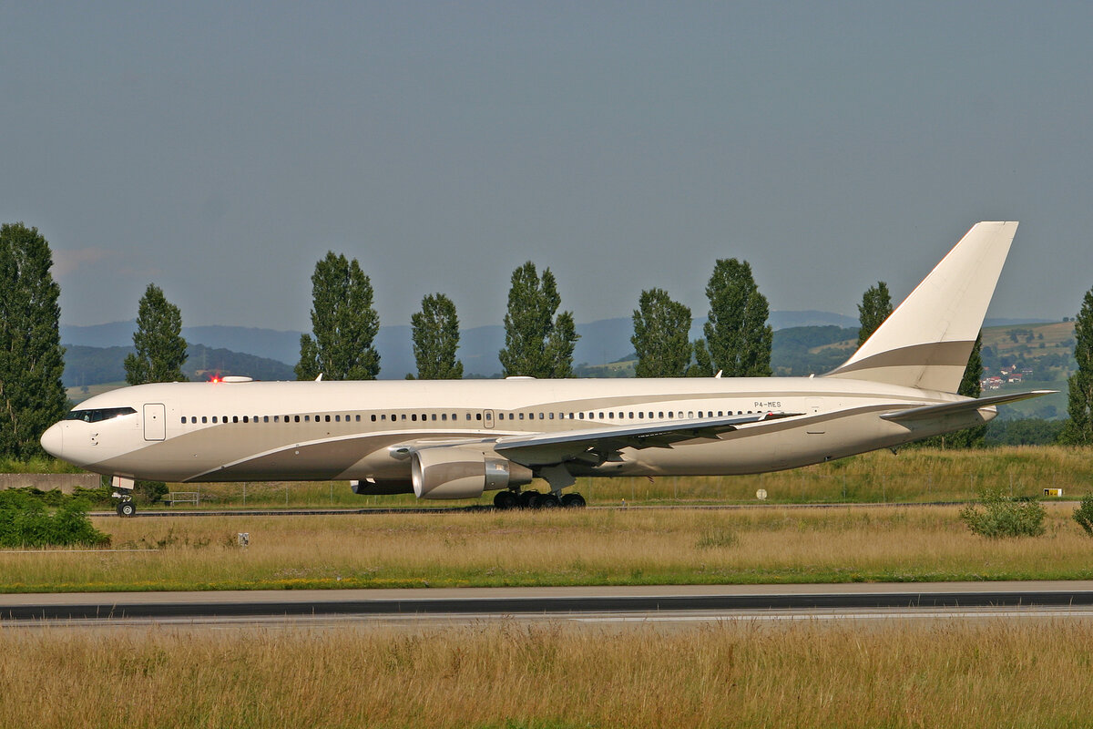 Roman Abramovich, P4-MES, Boeing B767-33AER, msn: 33425/909, 21.Juni 2008, BSL Basel - Mühlhausen, Switzerland.