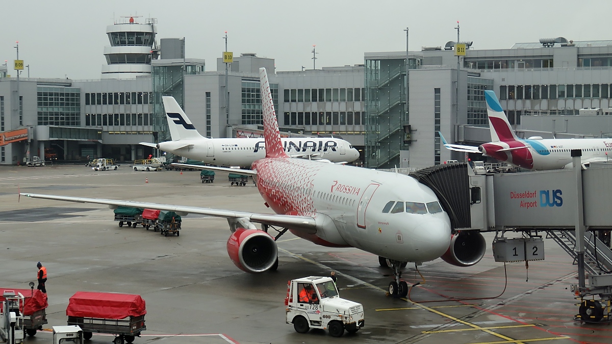 Rossiya Airlines, Airbus A319-111, VP-BQK,  Воронеж  (Voronezh) in Düsseldorf, 4.12.17