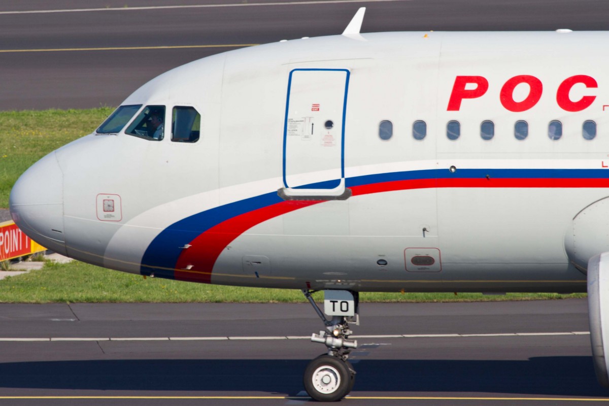 Rossiya (FV-SDM), EI-ETO, Airbus, A 319-111 (Bug/Nose), 22.08.2015, DUS-EDDL, Düsseldorf, Germany