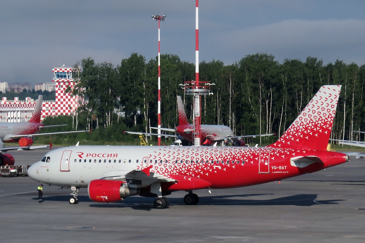 Rossiya - Russian Airlines, VQ-BAT, Airbus A319, in Pulkovo (LED), 21.7.17