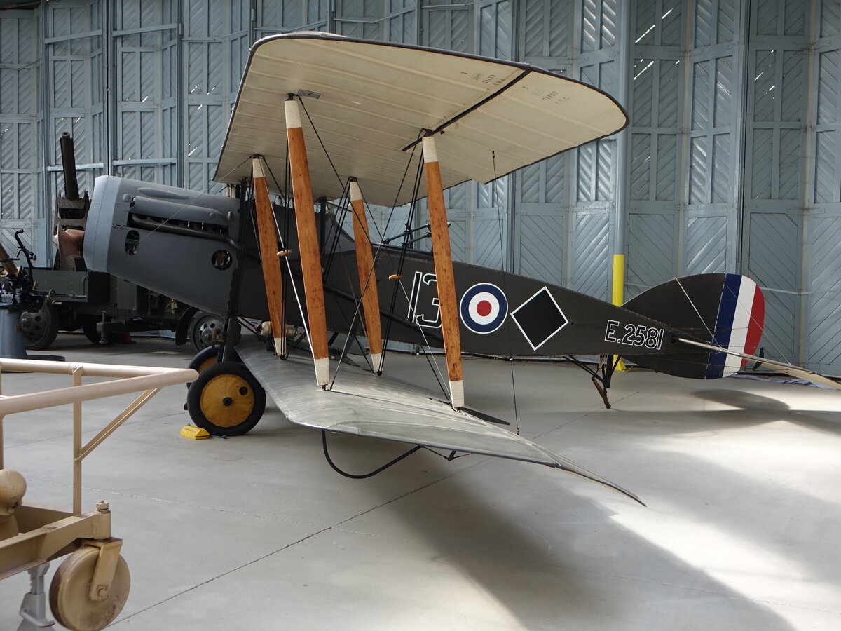 Royal Aircraft Factory B.E.2,  luftgekühlter V8-Motor R.A.F.-1a, 90 PS, Kennung E2581, Duxford Imperial War Museum (08.09.2023)