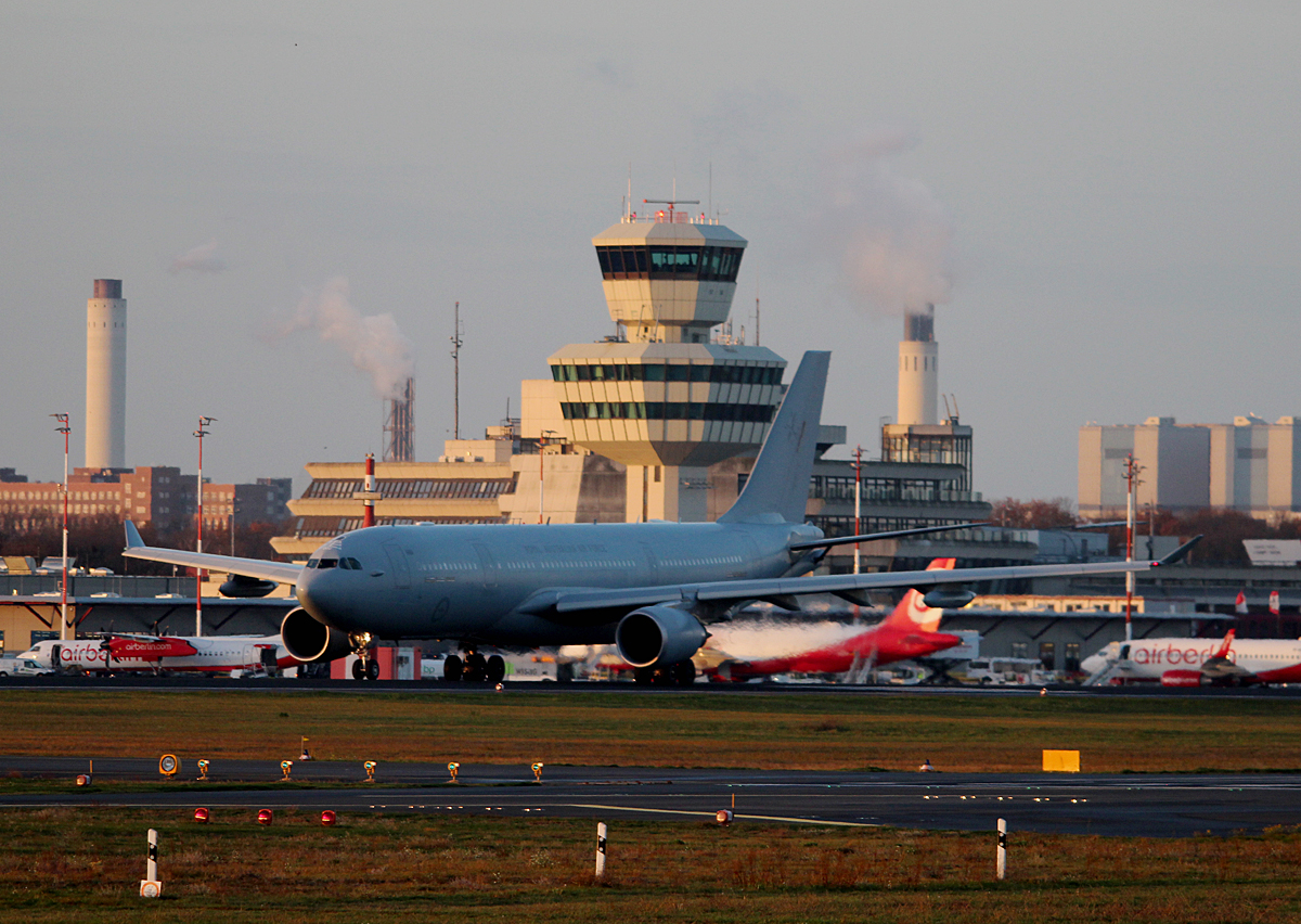Royal Australia Air Force A 330-203(MRTT) A39-002 auf dem Weg zum Start in Berlin-Tegel am 14.11.2015