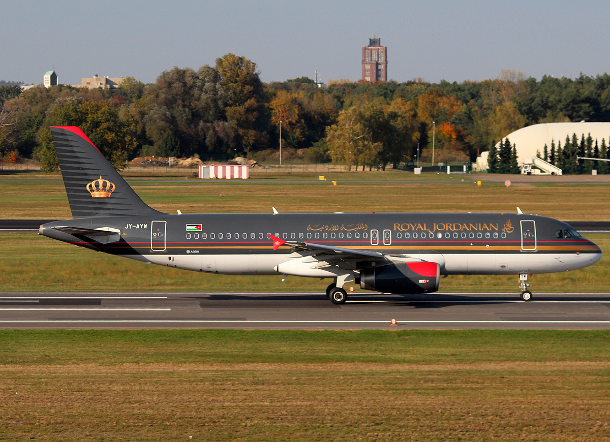 Royal Jordanian A320-232 JY-AYW beim Start in Berlin-Tegel am 19.10.2013