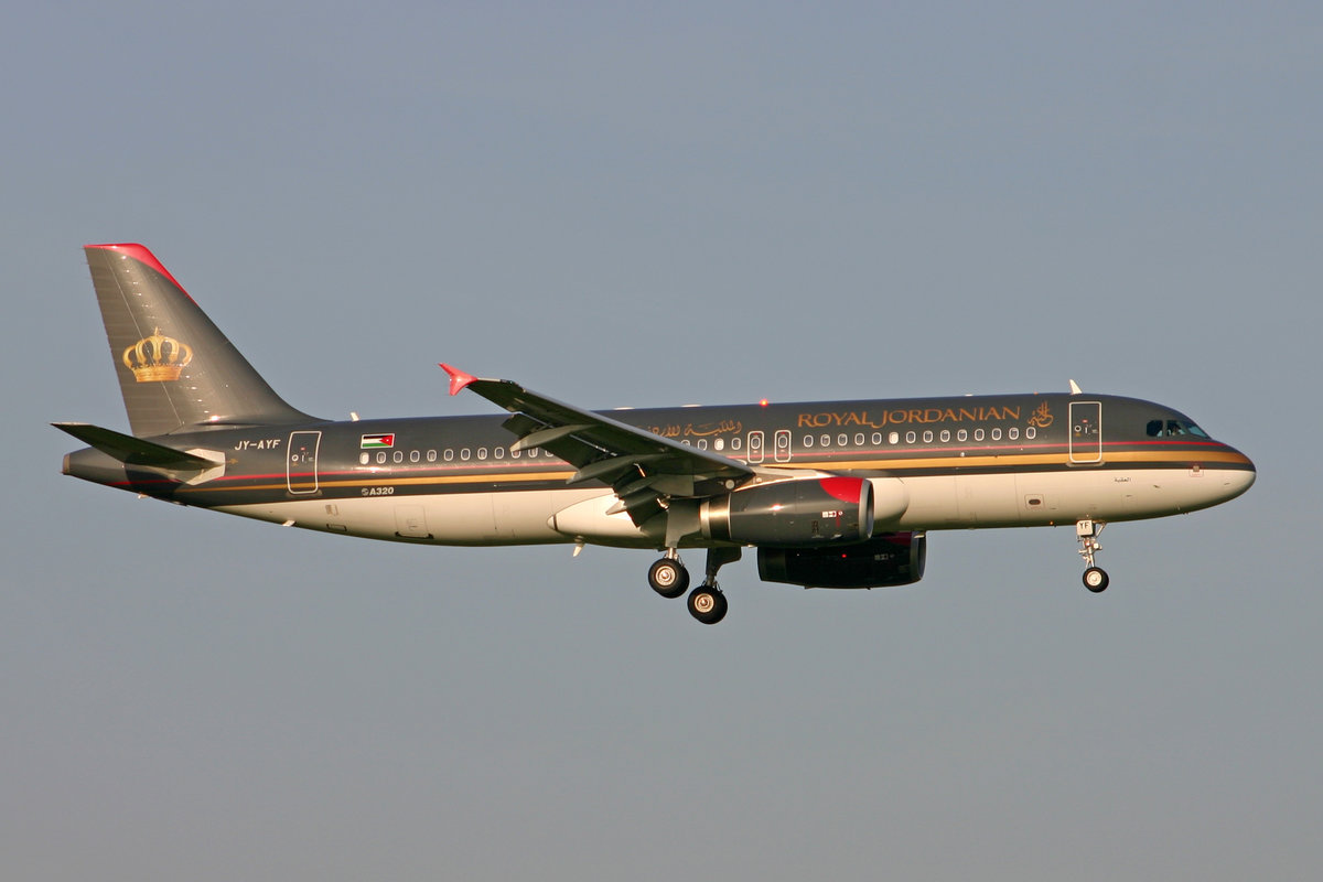 Royal Jordanian Airlines, JY-AYF, Airbus A320-232. msn: 2692,  Aqaba , 12.Oktober 2006, ZRH Zürich, Switzerland.