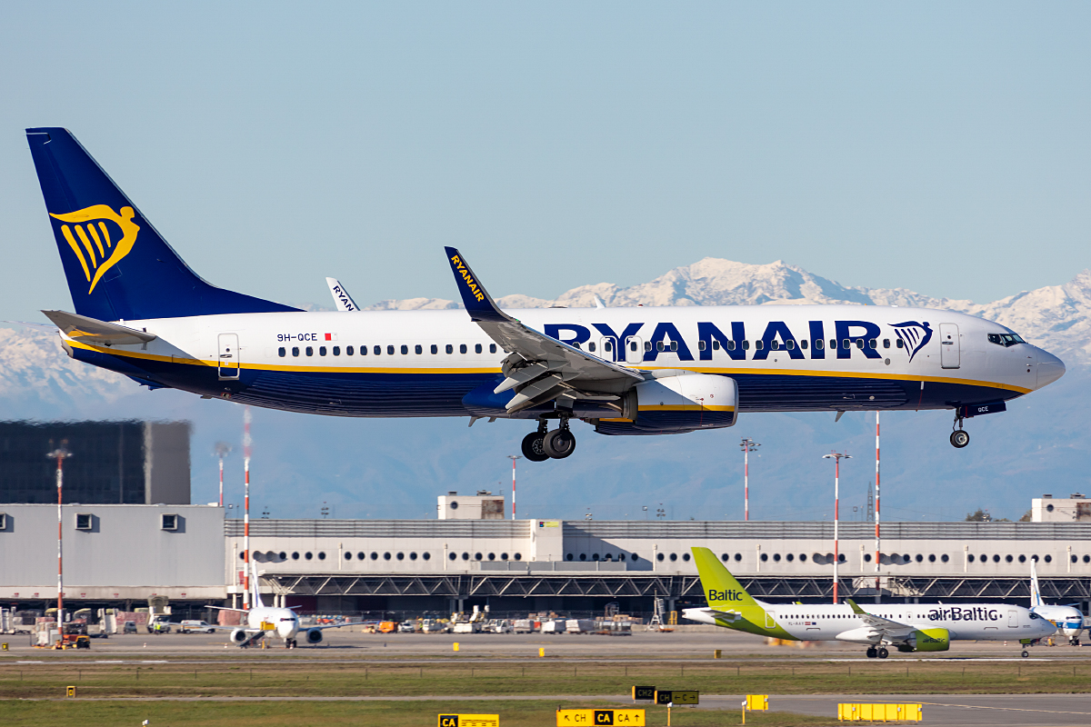 Ryanair, 9H-QCE, Boeing, B737-8AS, 06.11.2021, MXP, Mailand, Italy