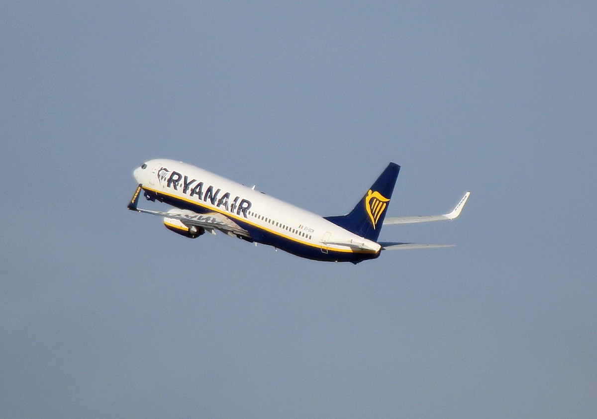 Ryanair, Boeing B 737-8AS, EI-DCM, BER, 08.10.2022