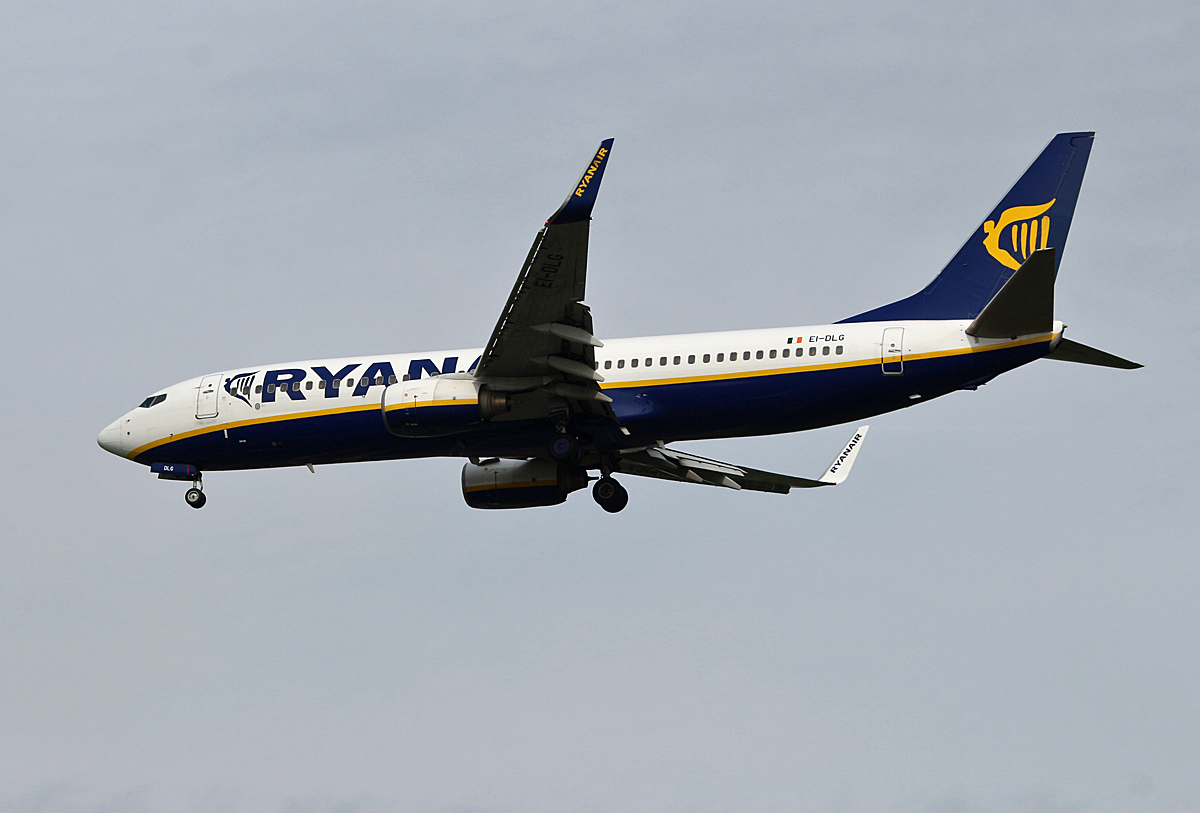 Ryanair, Boeing B 737-8AS, EI-DLG, SXF, 24.04.2018