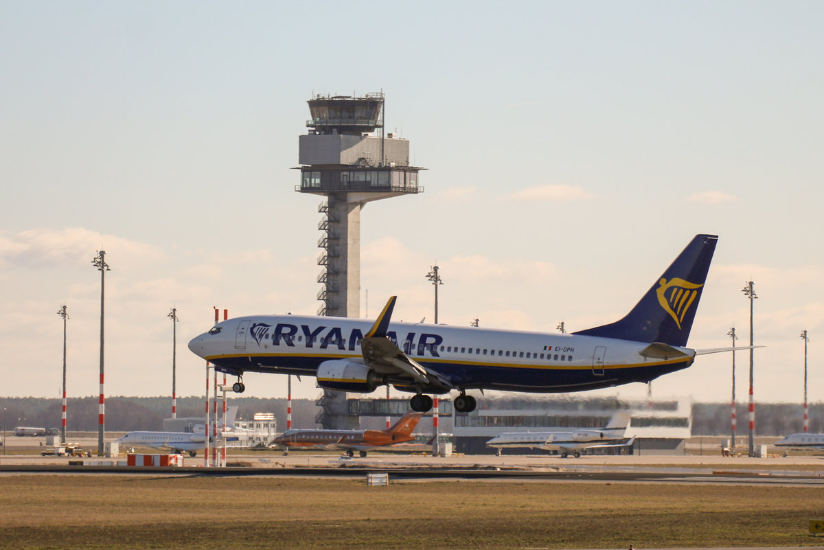 Ryanair, Boeing B 737-8AS, EI-DPH, SXF, 22.02.2019