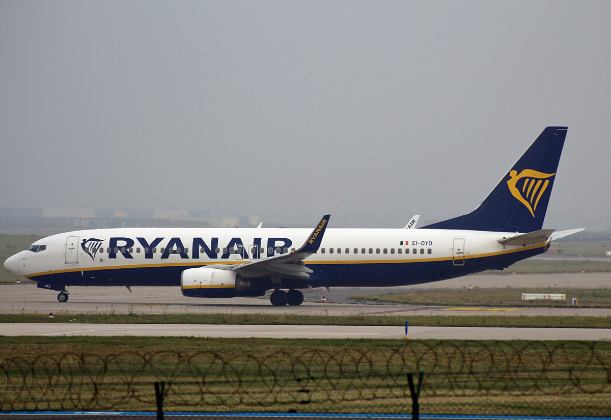 Ryanair, Boeing B 737-8AS, EI-DYK, BER, 14.11.2021