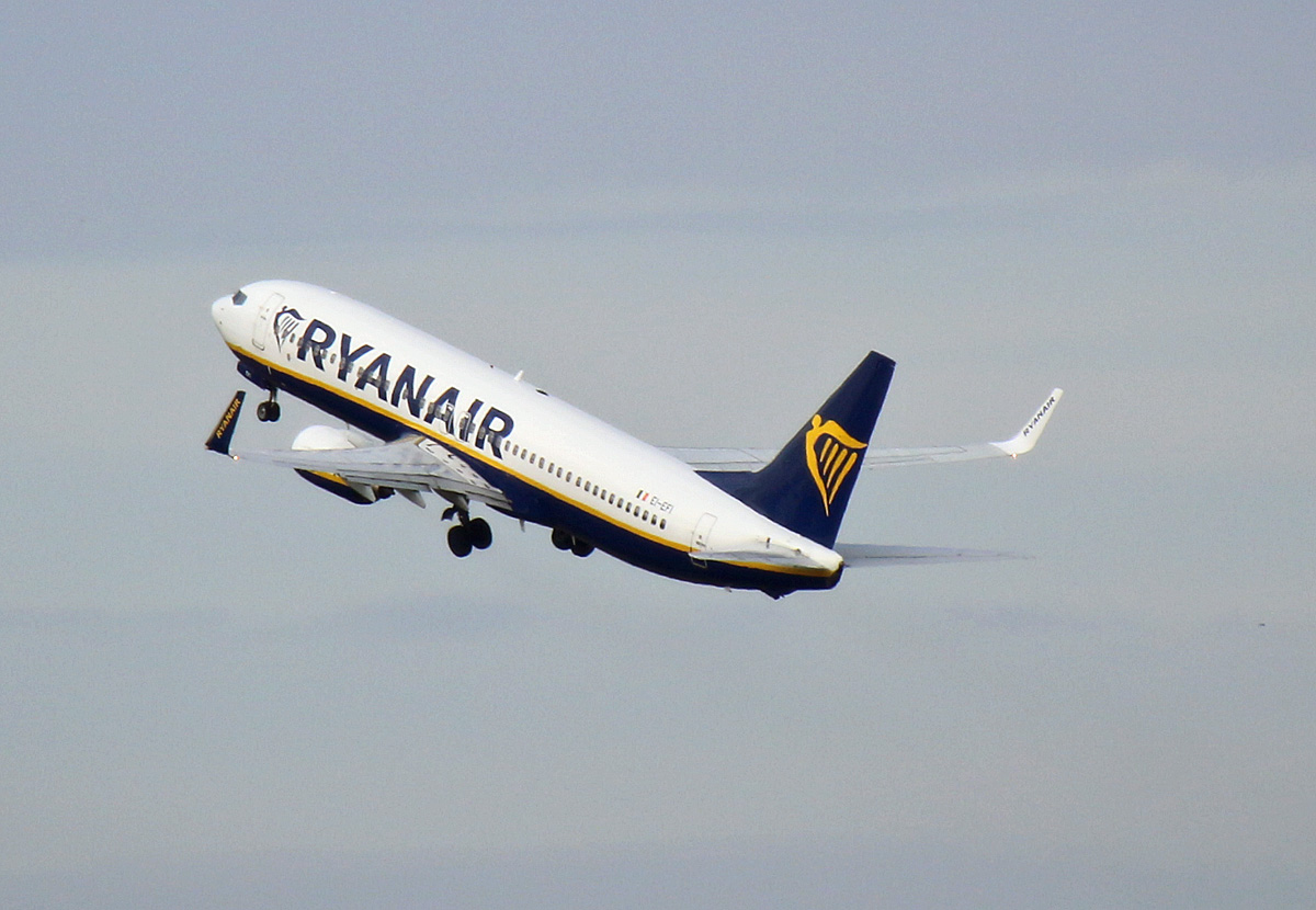 Ryanair, Boeing B 737-8AS, EI-EFI, BER, 13.02.2024