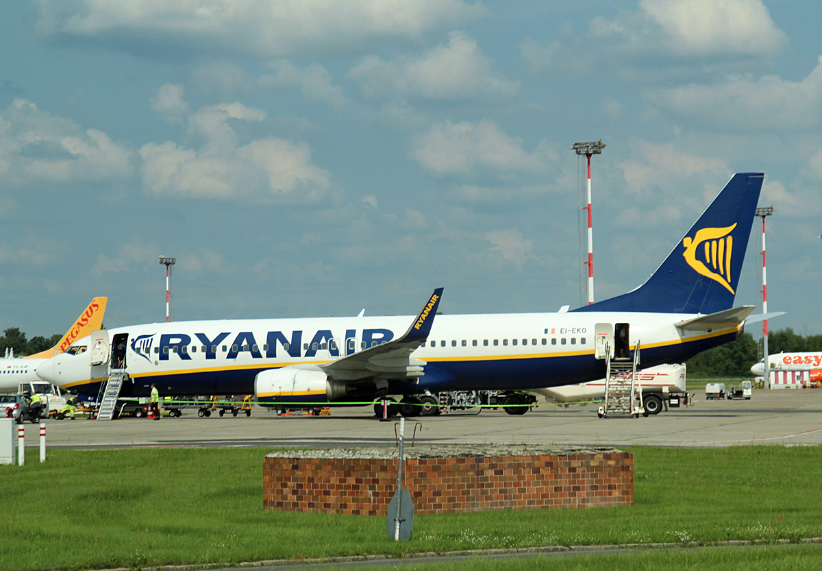 Ryanair, Boeing B 737-8AS, EI-EKO, Spottertour SXF, 21.07.2017