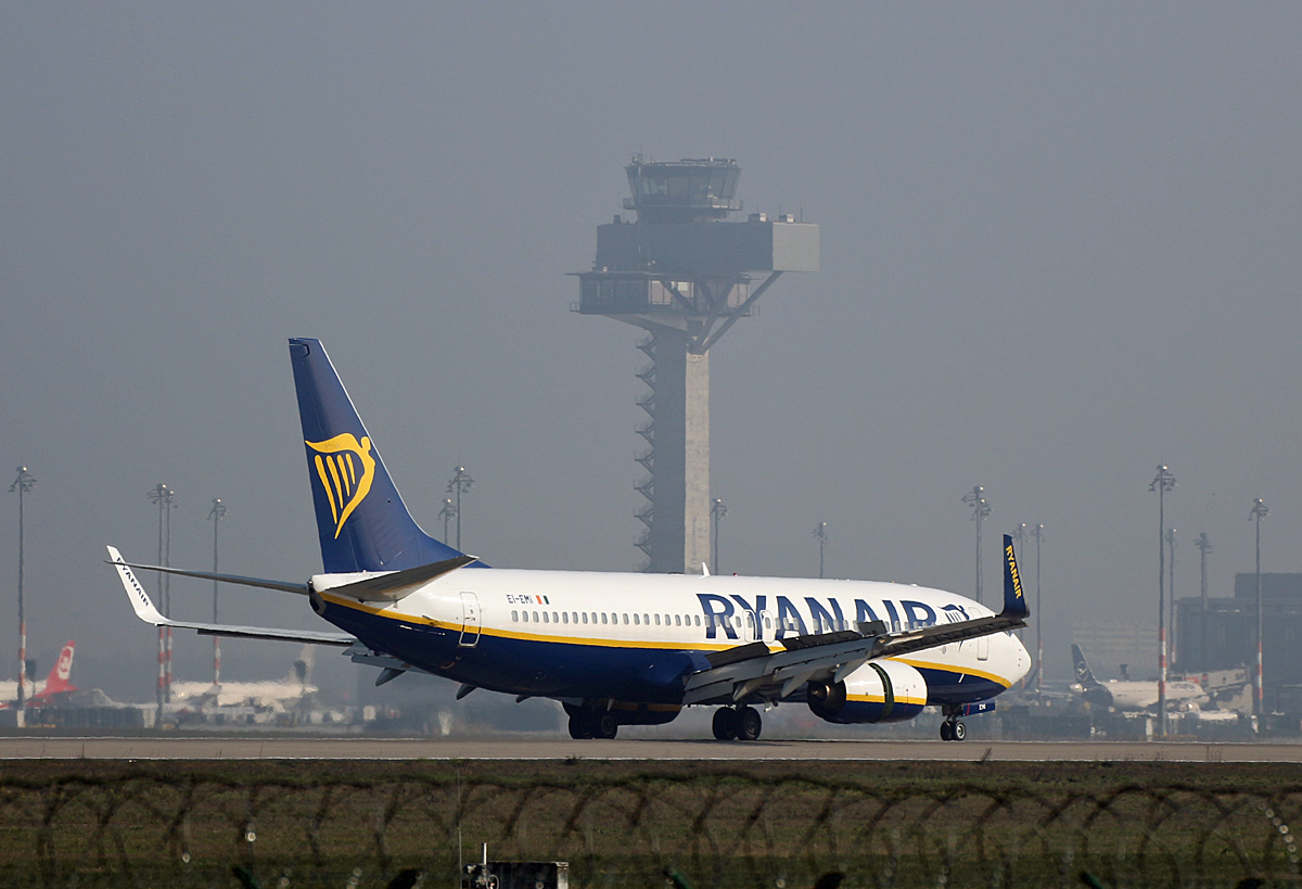 Ryanair, Boeing B 737-8AS, EI-EMI, BER, 10.04.2023