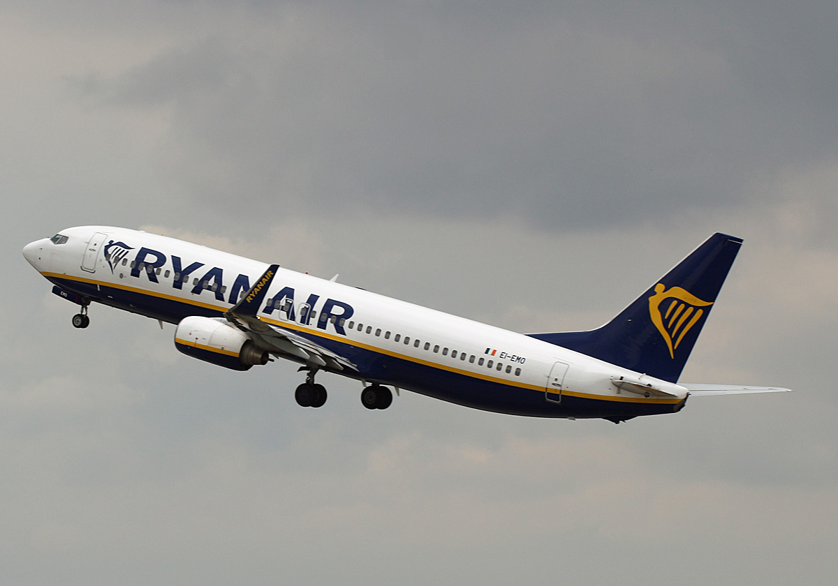 Ryanair, Boeing B 737-8AS, EI-EMO, BER, 19.08.2021