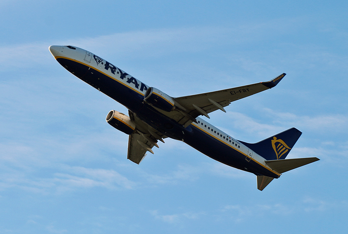 Ryanair, Boeing B 737-8AS, EI-FRY, TXL, 06.10.2019