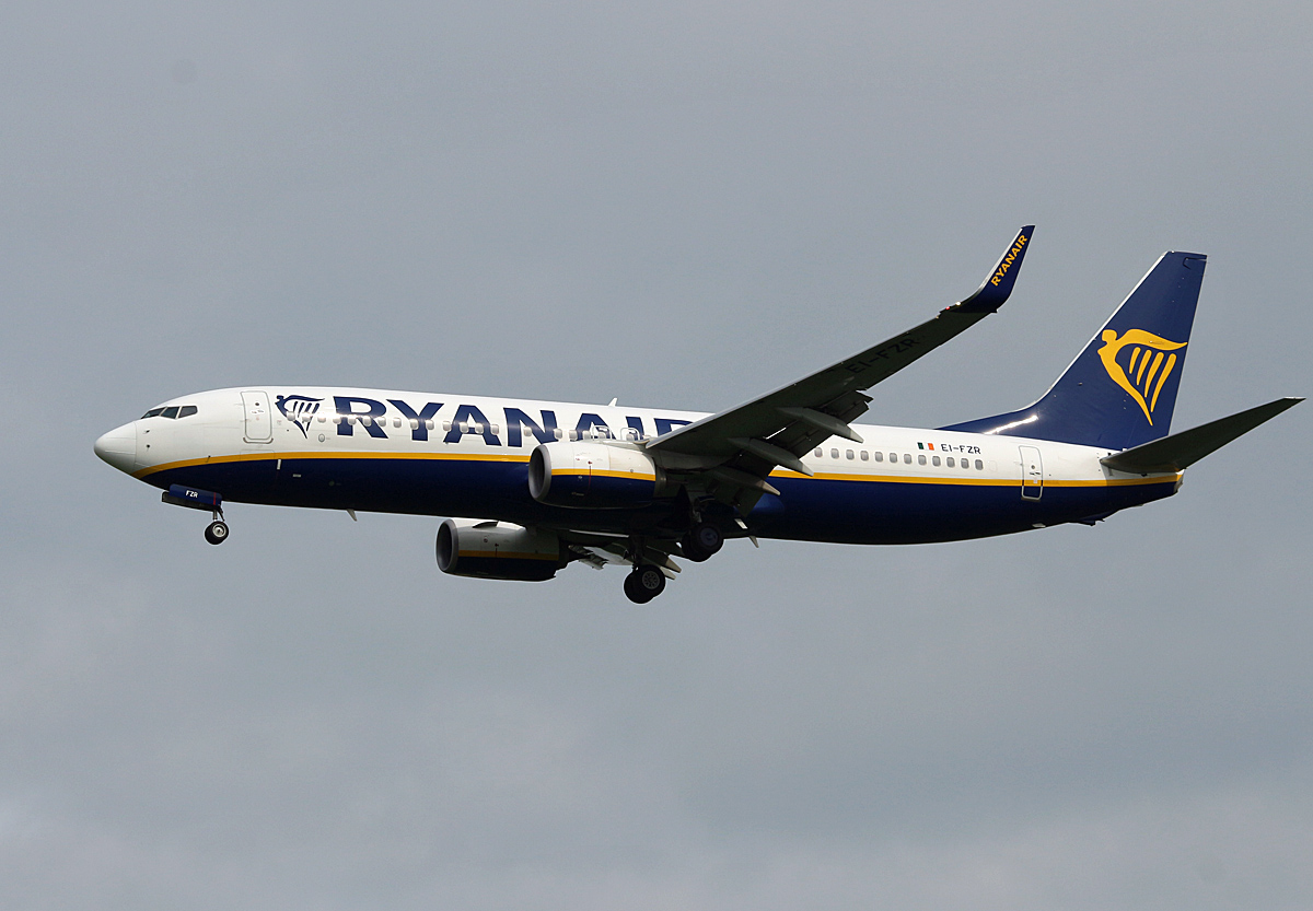 Ryanair Boeing B 737-8AS, EI-FZR, SXF, 24.04.2018