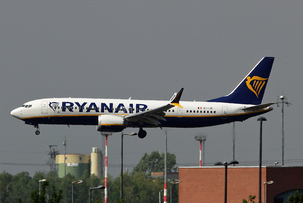 Ryanair, Boeing B 737 MAX 8, EI-IJB, BER, 02.05.2025