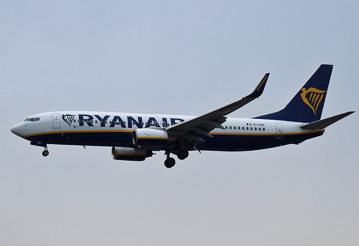 Ryanair, Boeing B 738-8AS, EI-ENS, TXL, 19.01.2020