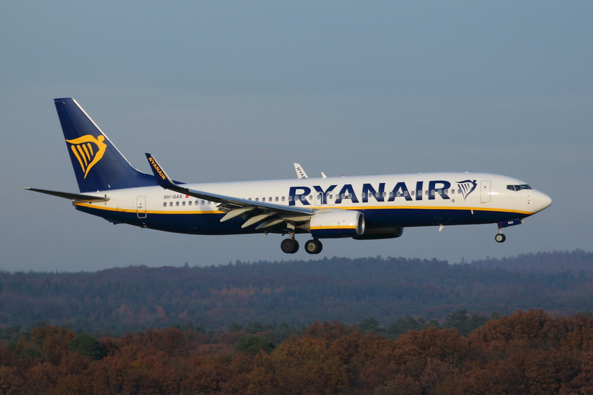Ryanair, Boeing B737-800, 9H-QAA. Köln-Bonn (EDDK) am 24.11.2019.