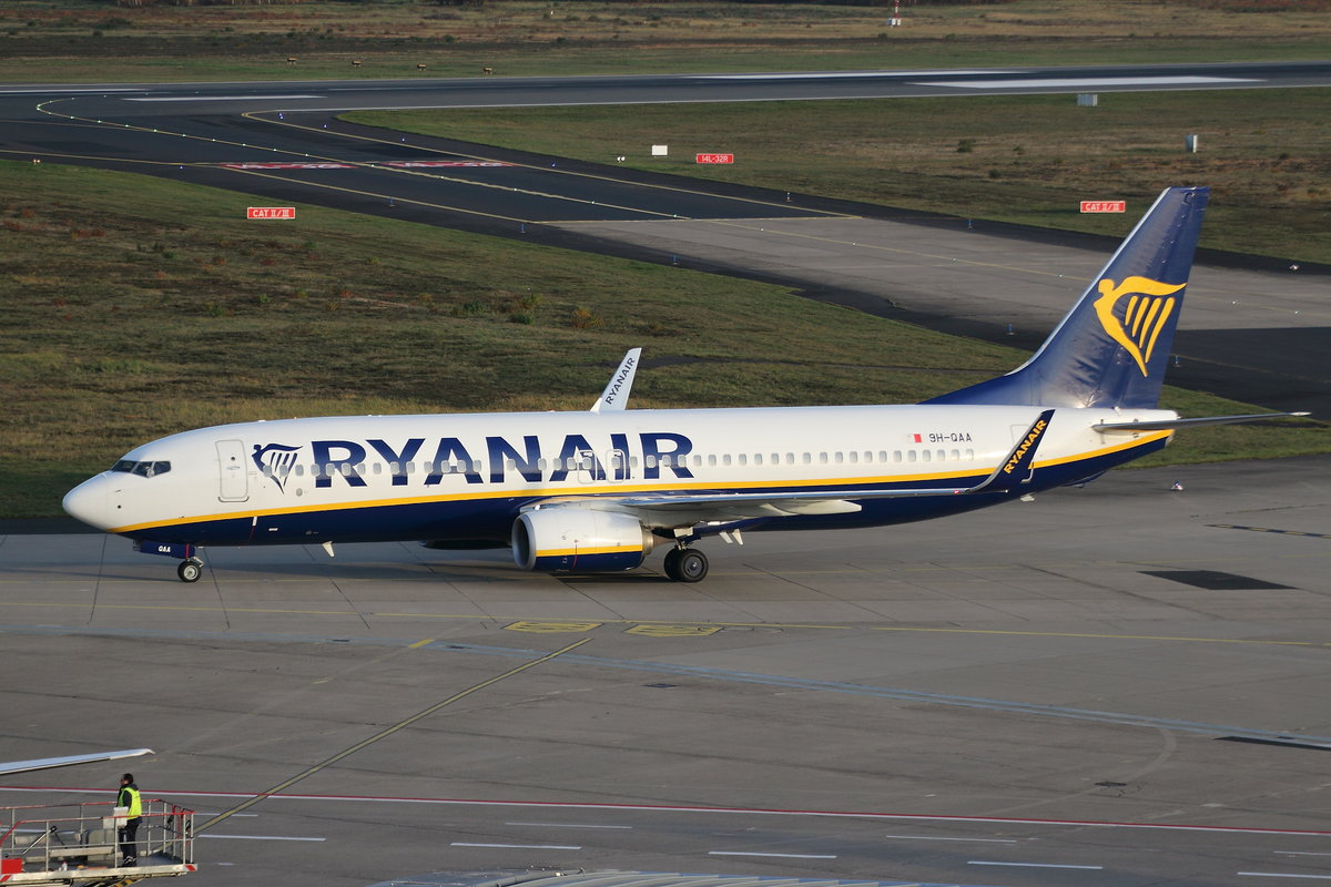 Ryanair, Boeing B737-800, 9H-QAA. Köln-Bonn (EDDK) am 24.11.2019.