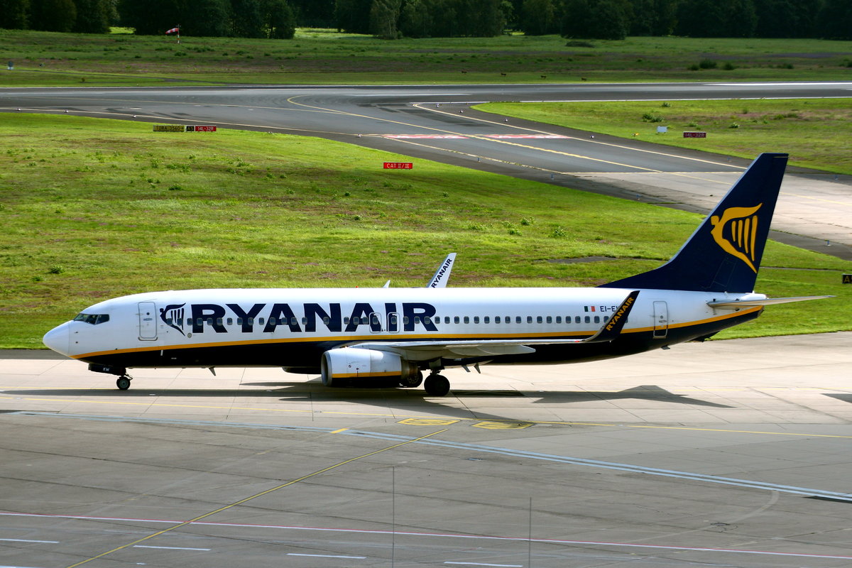 Ryanair, Boeing B737-8AS(WL), EI-EKW. Köln-Bonn (CGN/EDDK) am 10.09.2017. 