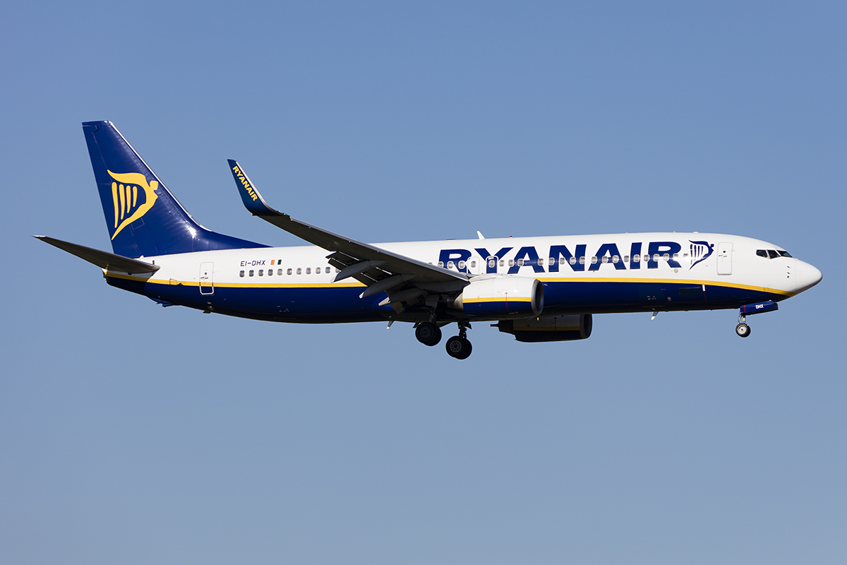 Ryanair, EI-DHX, Boeing, B737-8AS, 30.04.2017, FCO, Roma, Italy 



