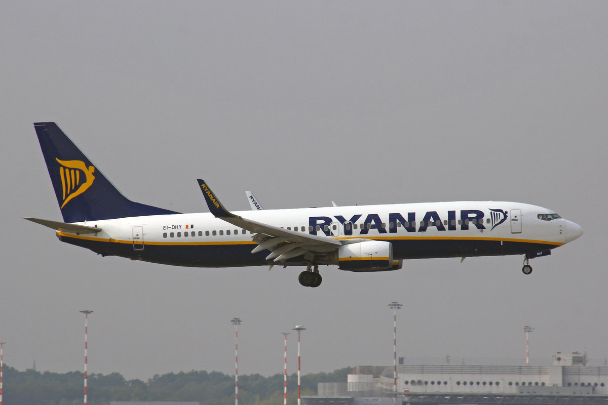 Ryanair, EI-DHY, Boeing 737-8AS, msn: 33824/1826, 15.Oktober 2018, MXP Milano-Malpensa, Italy.