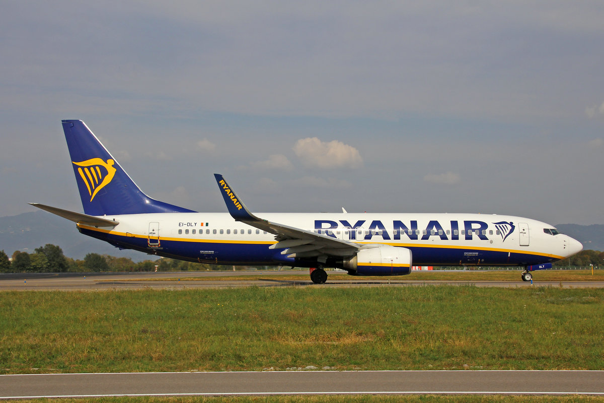Ryanair, EI-DLY, Boeing 737-8AS, msn: 33601/2088, 16.Oktober 2018, BGY Bergamo, Italy.