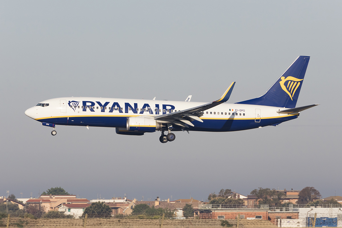 Ryanair, EI-DPD, Boeing, B737-8AS, 01.05.2017, FCO, Roma, Italy 



