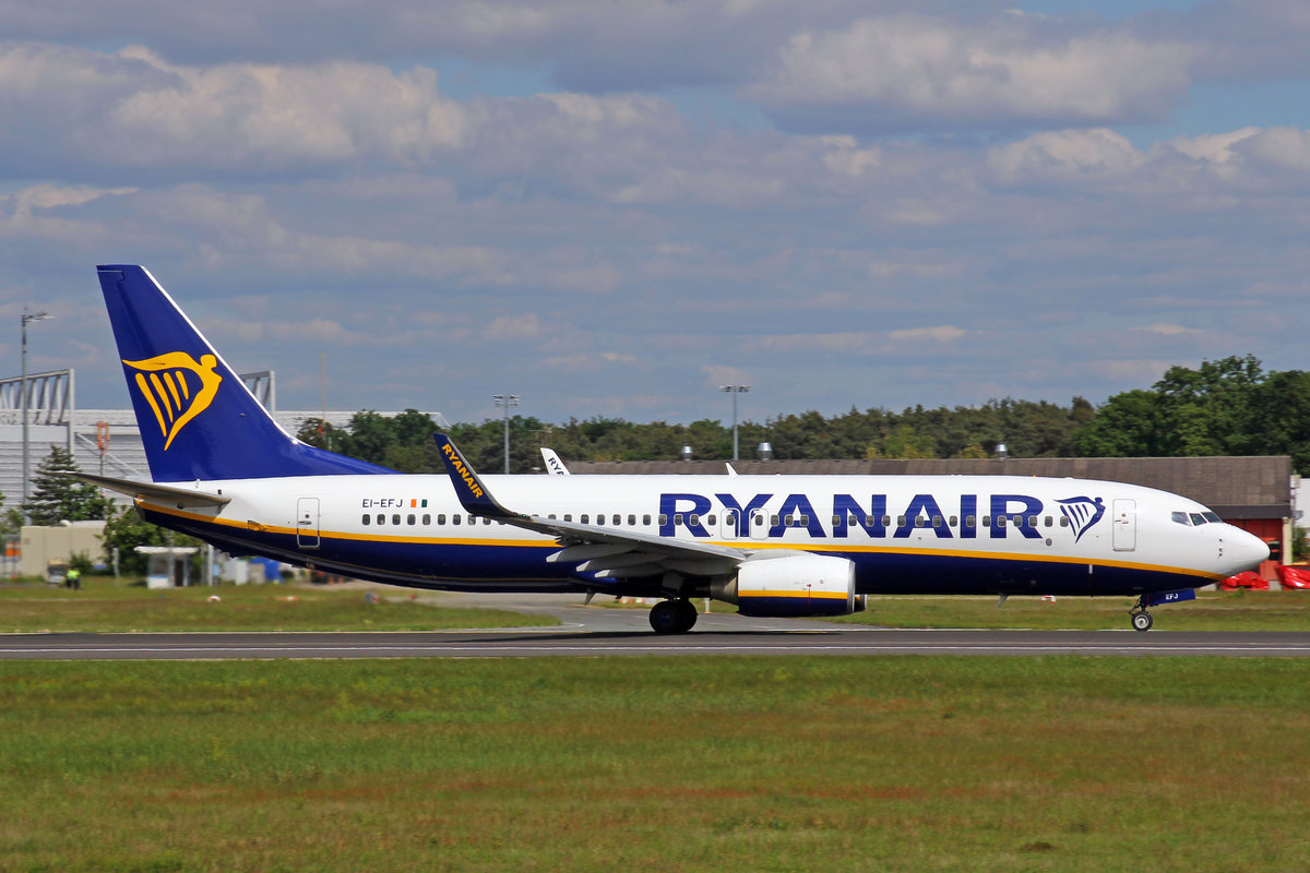 Ryanair, EI-EFJ, Boeing 737-8AS, 21.Mai 2017, FRA Frankfurt am Main, Germany.