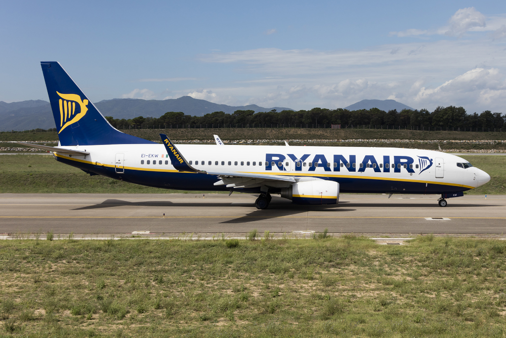 Ryanair, EI-EKW, Boeing, B737-8AS, 16.09.2015, GRO, Girona, Spain 