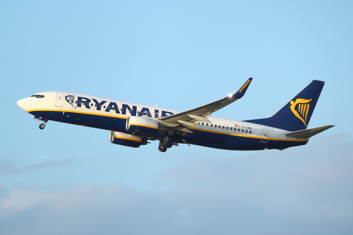 Ryanair, EI-ENN, Boeing B737-8AS. Köln-Bonn (CGN/EDDK) am 16.07.2017.