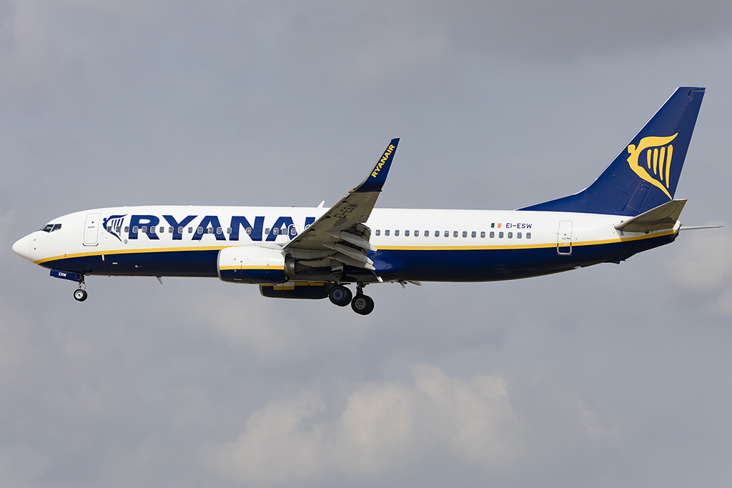 Ryanair, EI-ESW, Boeing, B737-8AS, 26.09.2015, BCN, Barcelona, Spain



