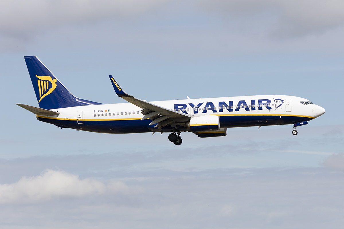 Ryanair, EI-FIB, Boeing, EI-DCX, 01.05.2017, FCO, Roma, Italy



