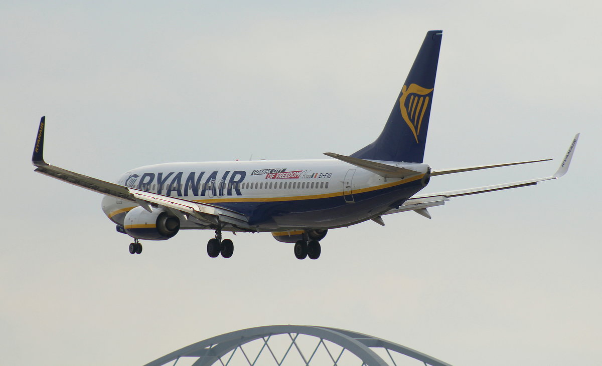 Ryanair, EI-FIO, MSN 61579,Boeing 737-8AS(WL), 03.05.2017, HAM-EDDH, Hamburg, Germany (Sticker: Gdańsk City of Freedom) 