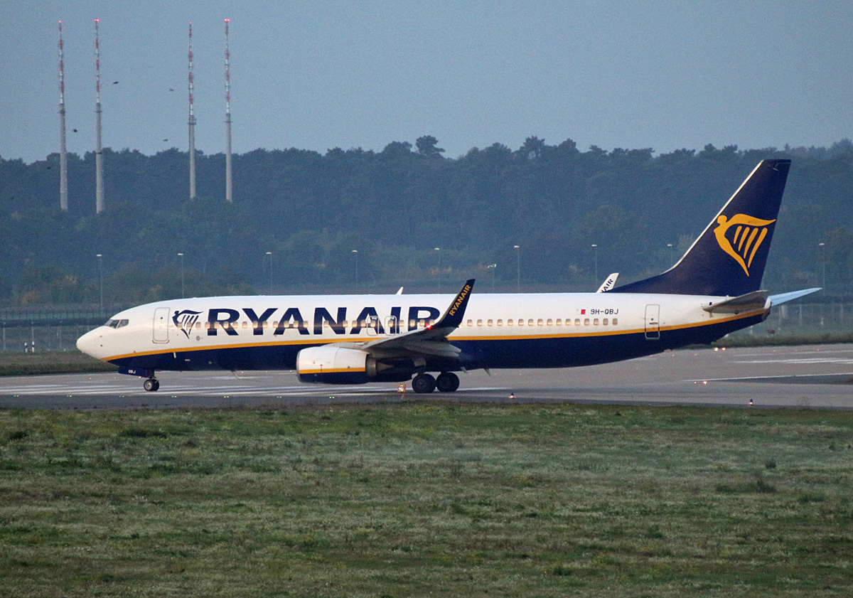 Ryanair( Malta Air), Boeing B 737-8AS, 9H-QBJ, BER, 08.10.2022