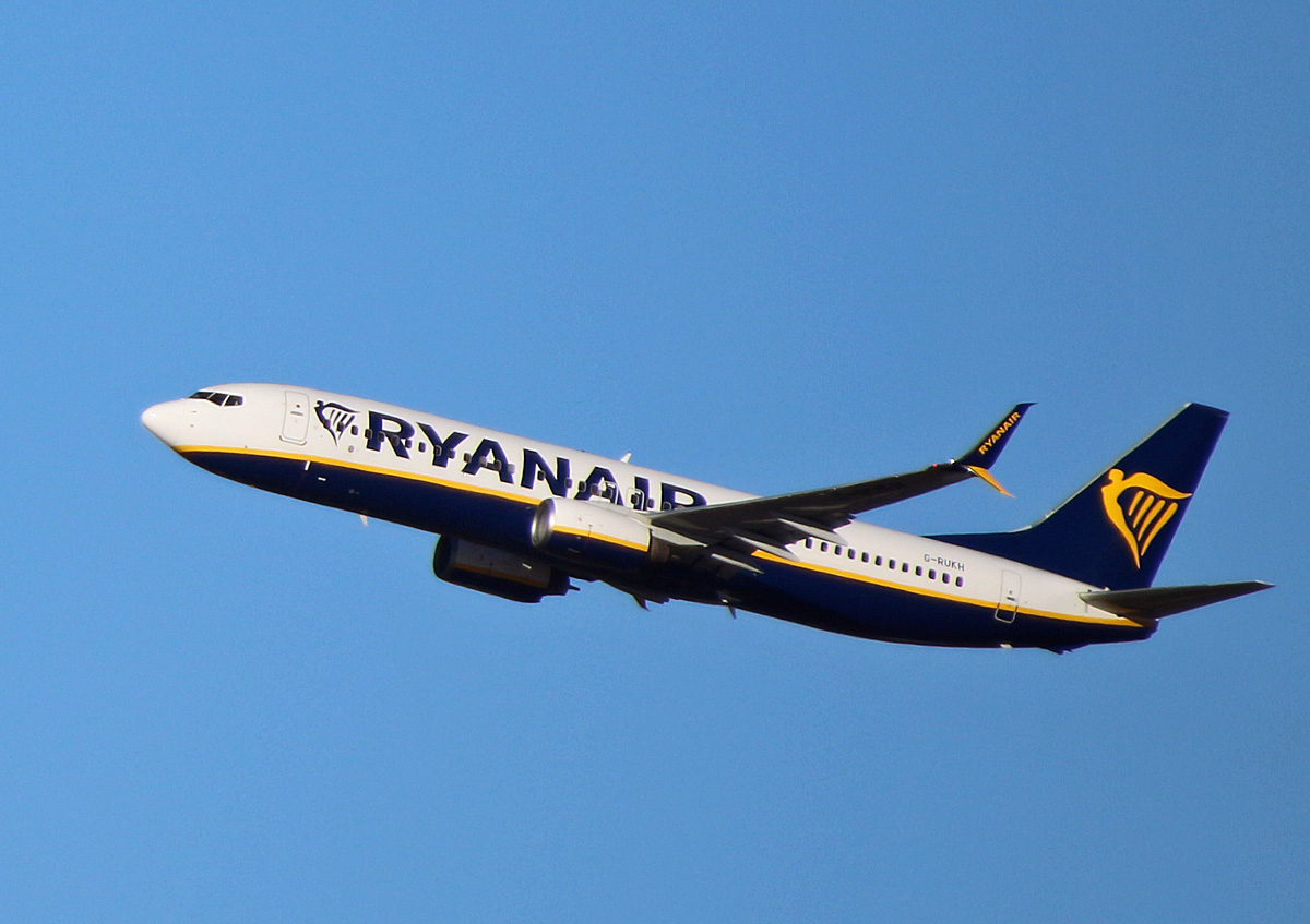 Ryanair UK, Boeing B 737-8AS, G-RUKH, BER, 28.01.2024