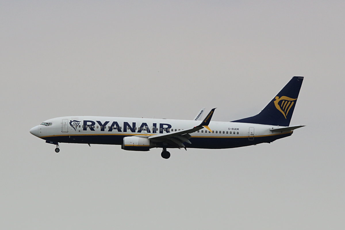 Ryanair UK, Boeing B 737-8AS, G-RUKM, BER, 09.06.2026