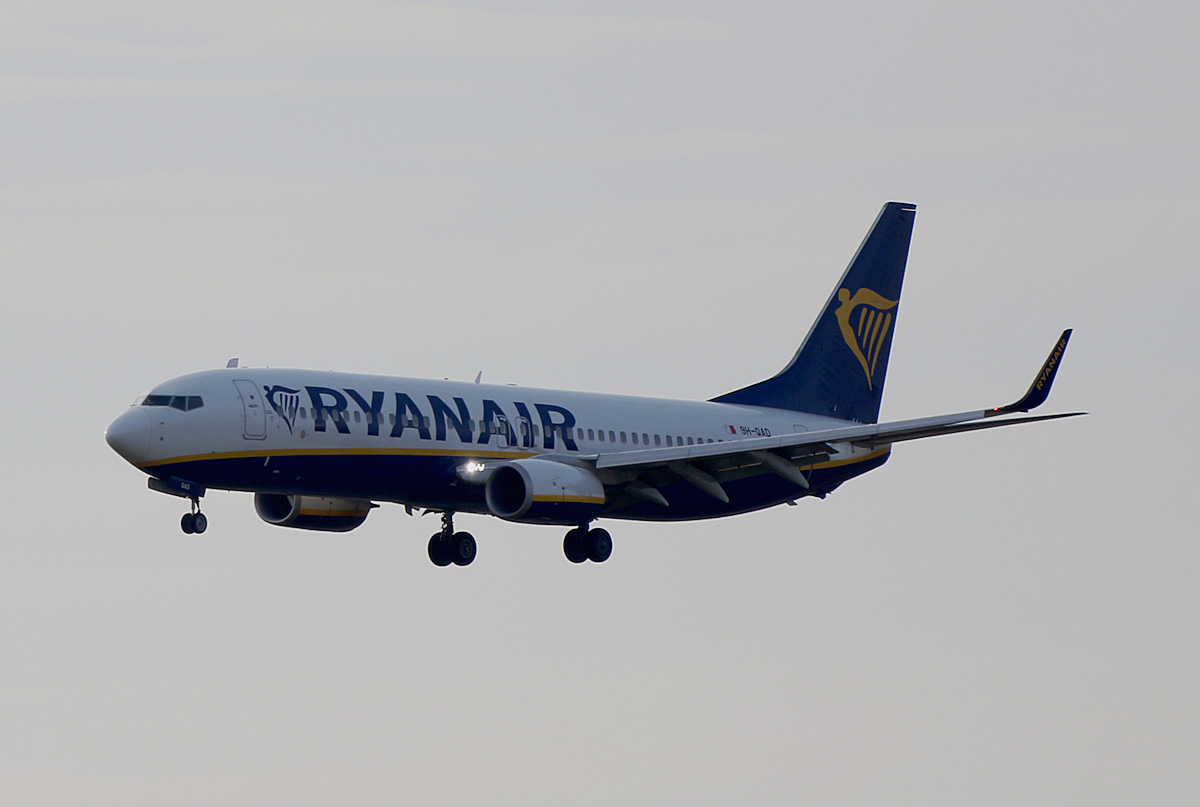 Ryanair(Malta Air), Boeing B 737-8AS, 9H-QAD, BER, 06.12.2020