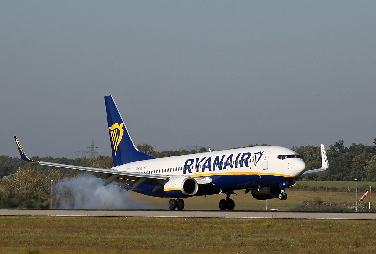 Ryanair(Malta Air), Boeing B 737-8AS, 9H-QBL, BER, 09.10.2021