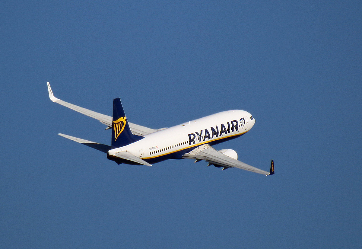 Ryanair(Malta Air), Boeing B 737-8AS, 9H-QBL, BER, 09.10.2021