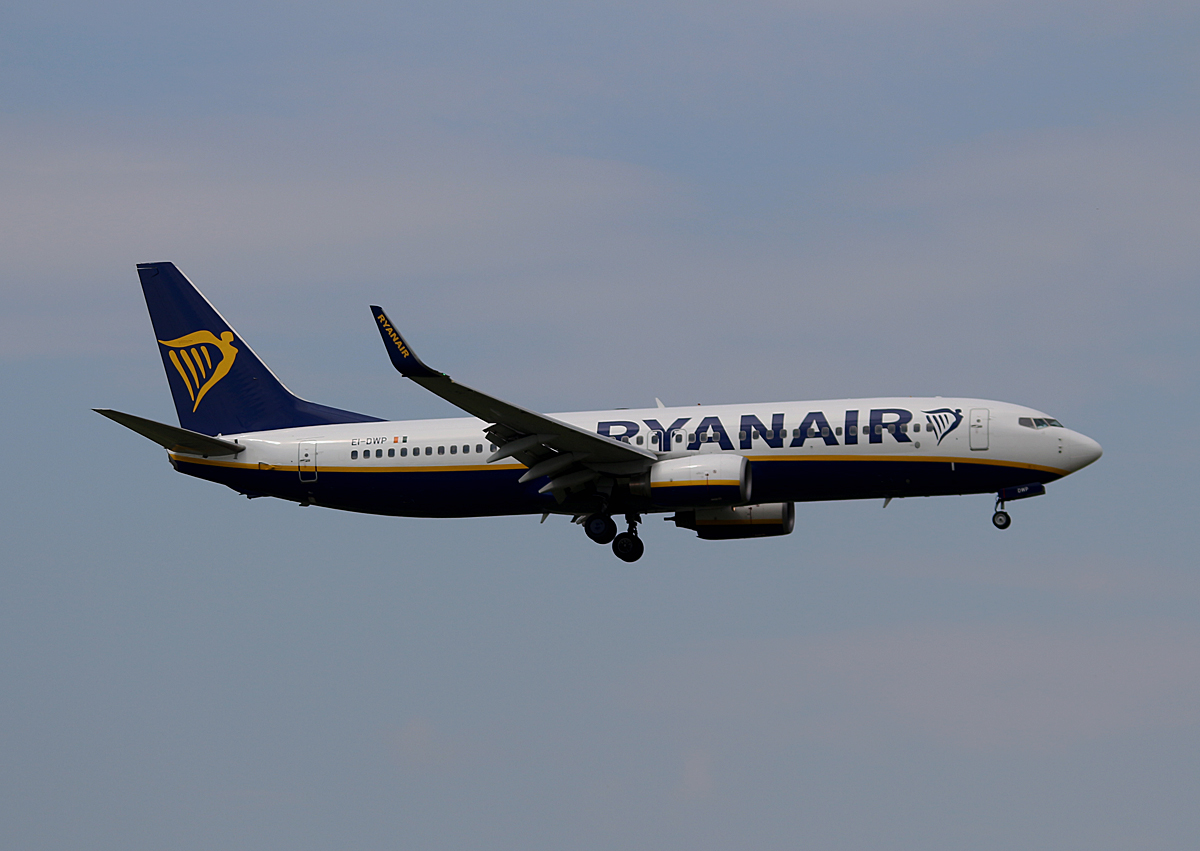 Ryaniar, Boeing B 737-8AS, EI-DWP, SXF, 31.05.2016