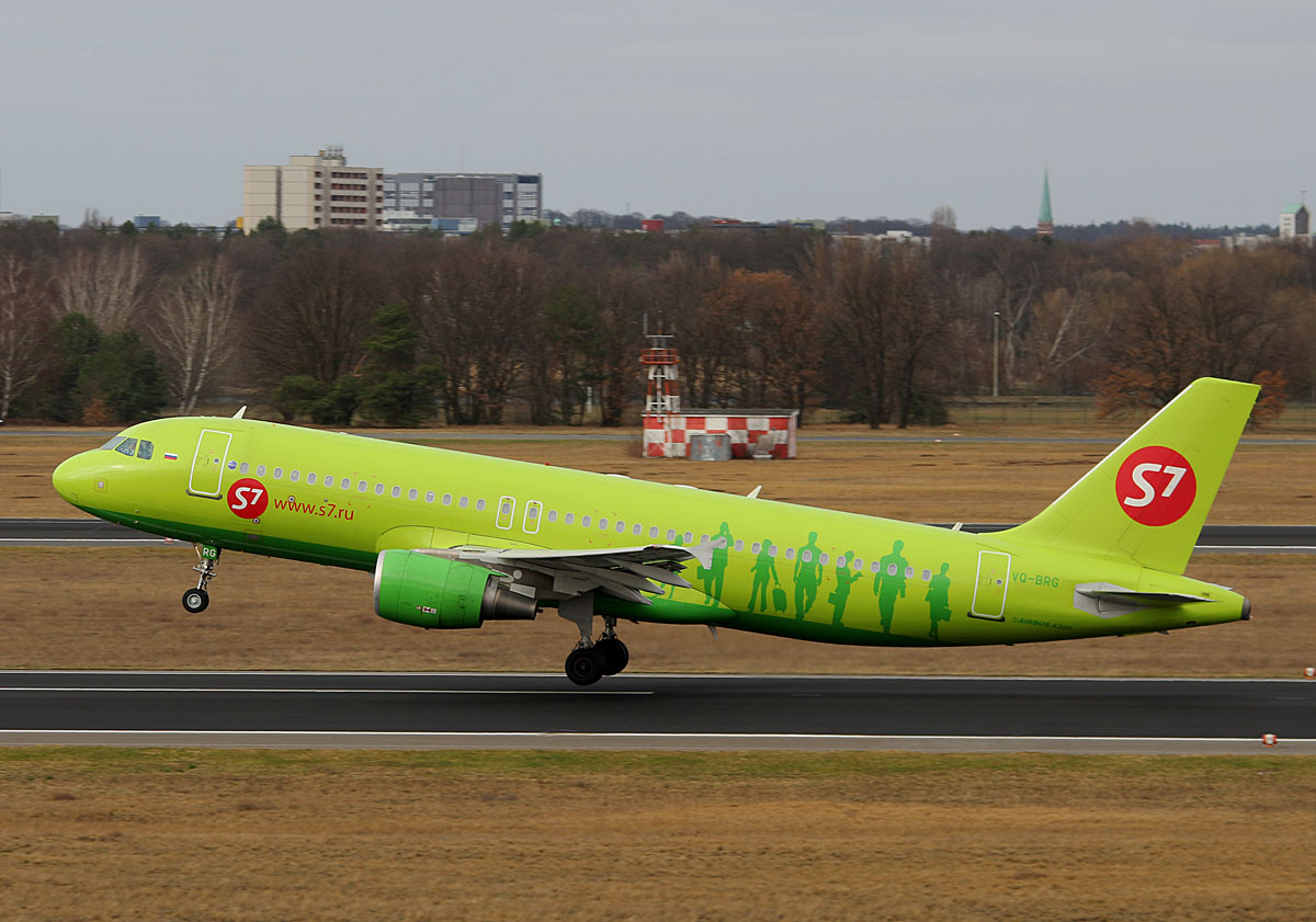 S 7 Airlines, Airbus A 320-214, VQ-BRG, TXL, 16.03.2017