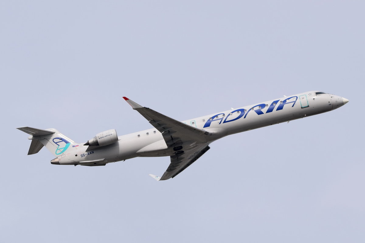 S5-AAN Adria Airways Canadair CL-600-2D24 Regional Jet CRJ-900LR   , MUC , 14.10.2016