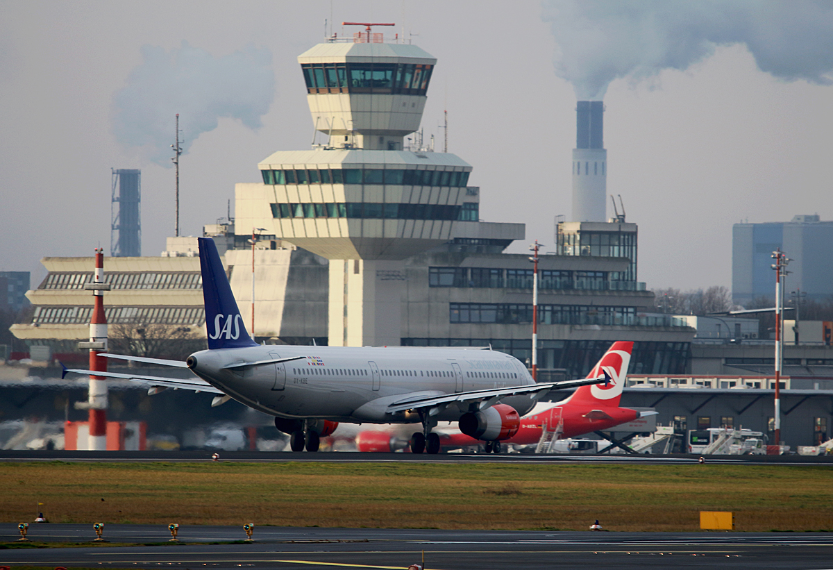 SAS A 321-232 OY-KBE beim Start in Berlin-Tegel am 19.12.2015