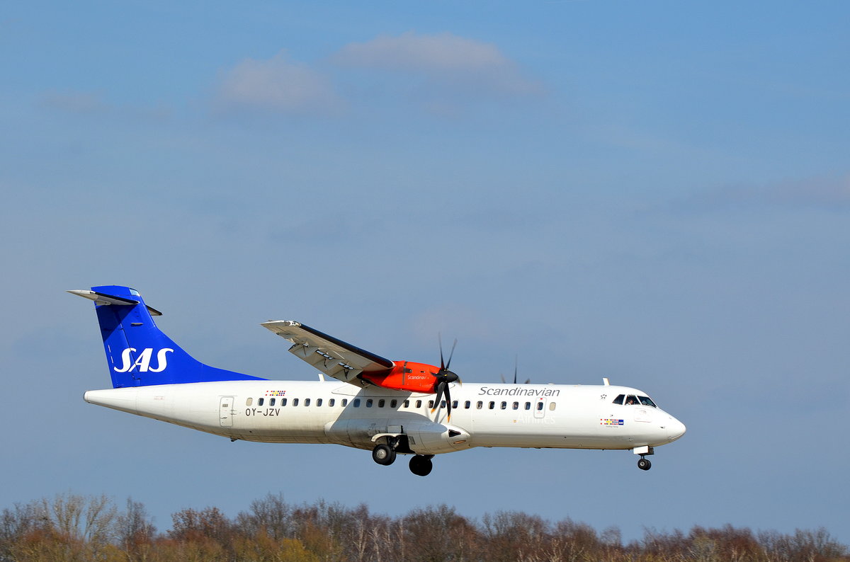 SAS ATR 72 OY-JZV Gudlög Viking vor der Landung in Hamburg Fuhlsbüttel am 02.04.16 
