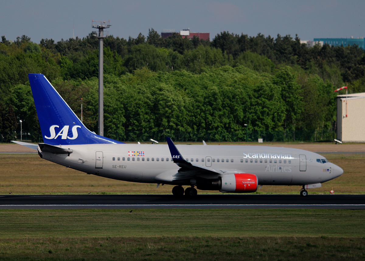 SAS B 737-76N SE-REU nach der Landung in Berlin-Tegel am 27.04.2014