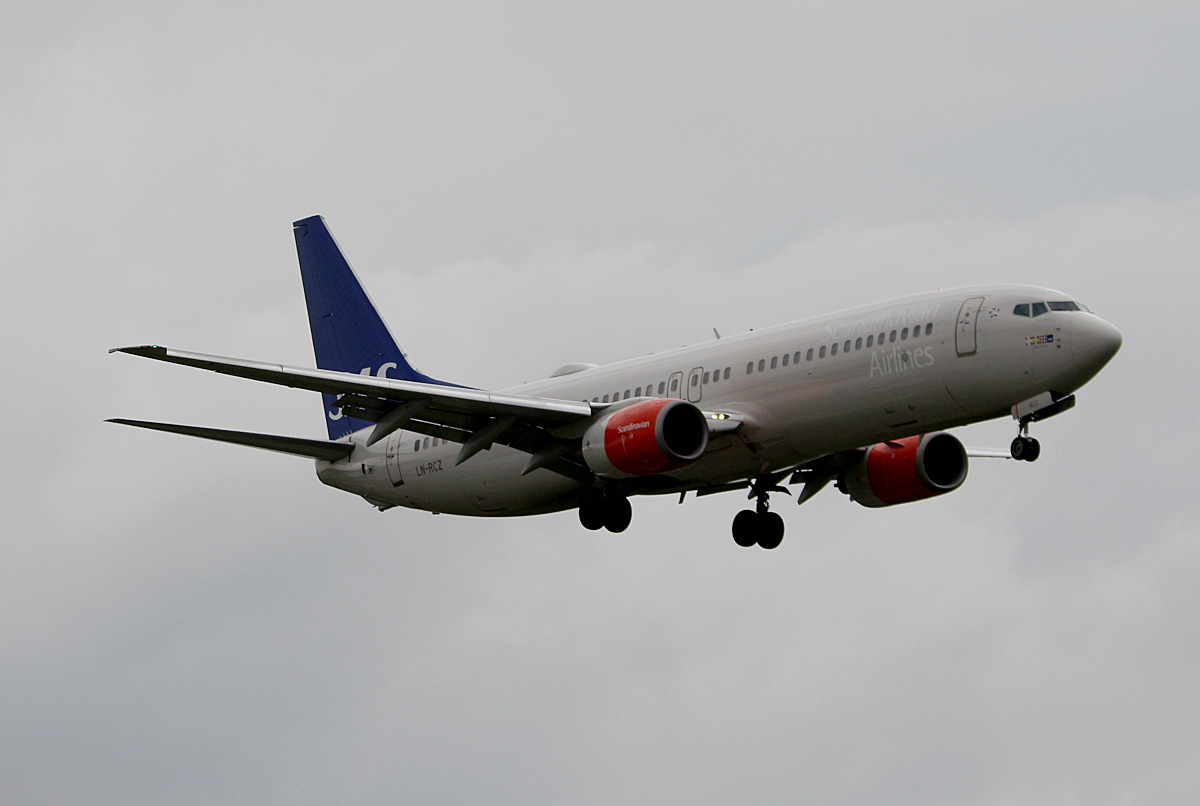 SAS, Boeing B 737-883, LN-RCZ, TXL, 07.05.2017